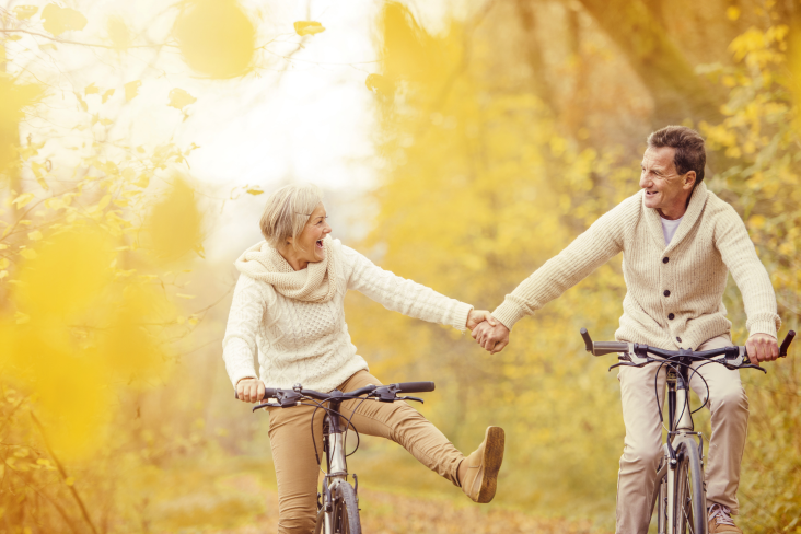 Couple on bicycles 